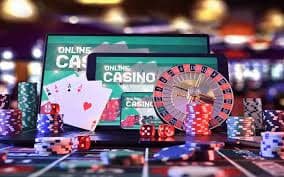 keris4d3 platform interface showing football markets, live-dealer tables, and number games